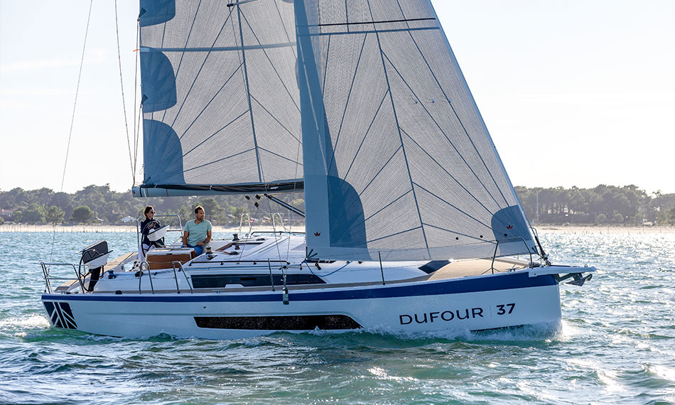4-dufour-37-luxury-sailboat-for-sale-dufour-yachts